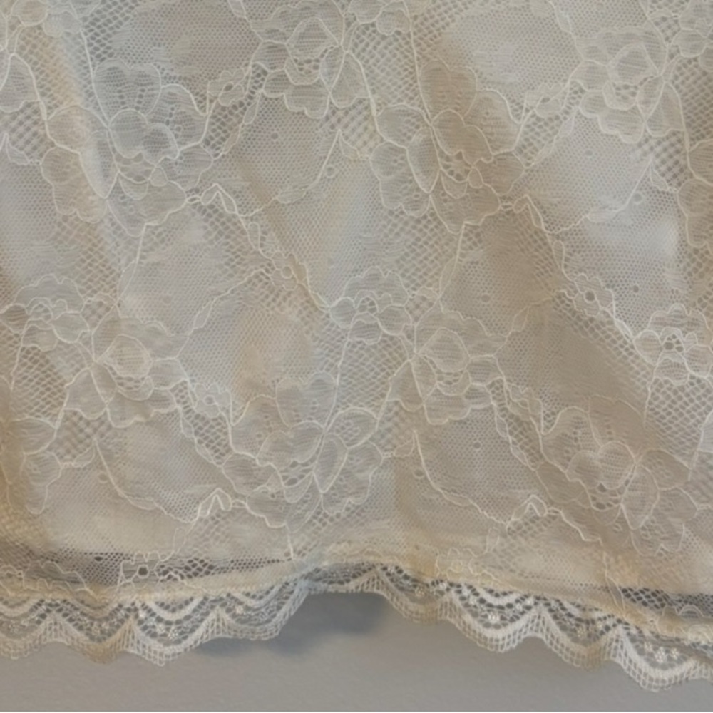 Marciano white lace lined cami sleeveless crop top size medium - Picture 3 of 7